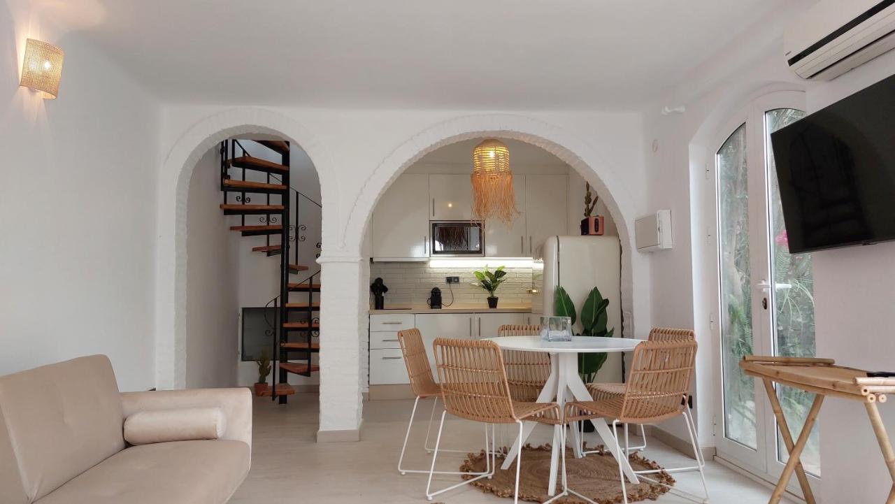 New Boho Home With Balcony, Private Garden And Communal Pool 内尔哈 外观 照片