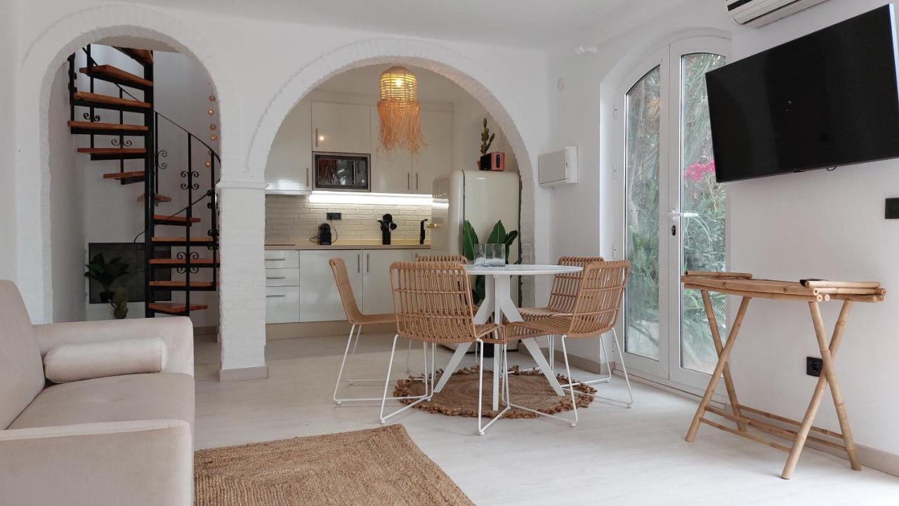 New Boho Home With Balcony, Private Garden And Communal Pool 内尔哈 外观 照片
